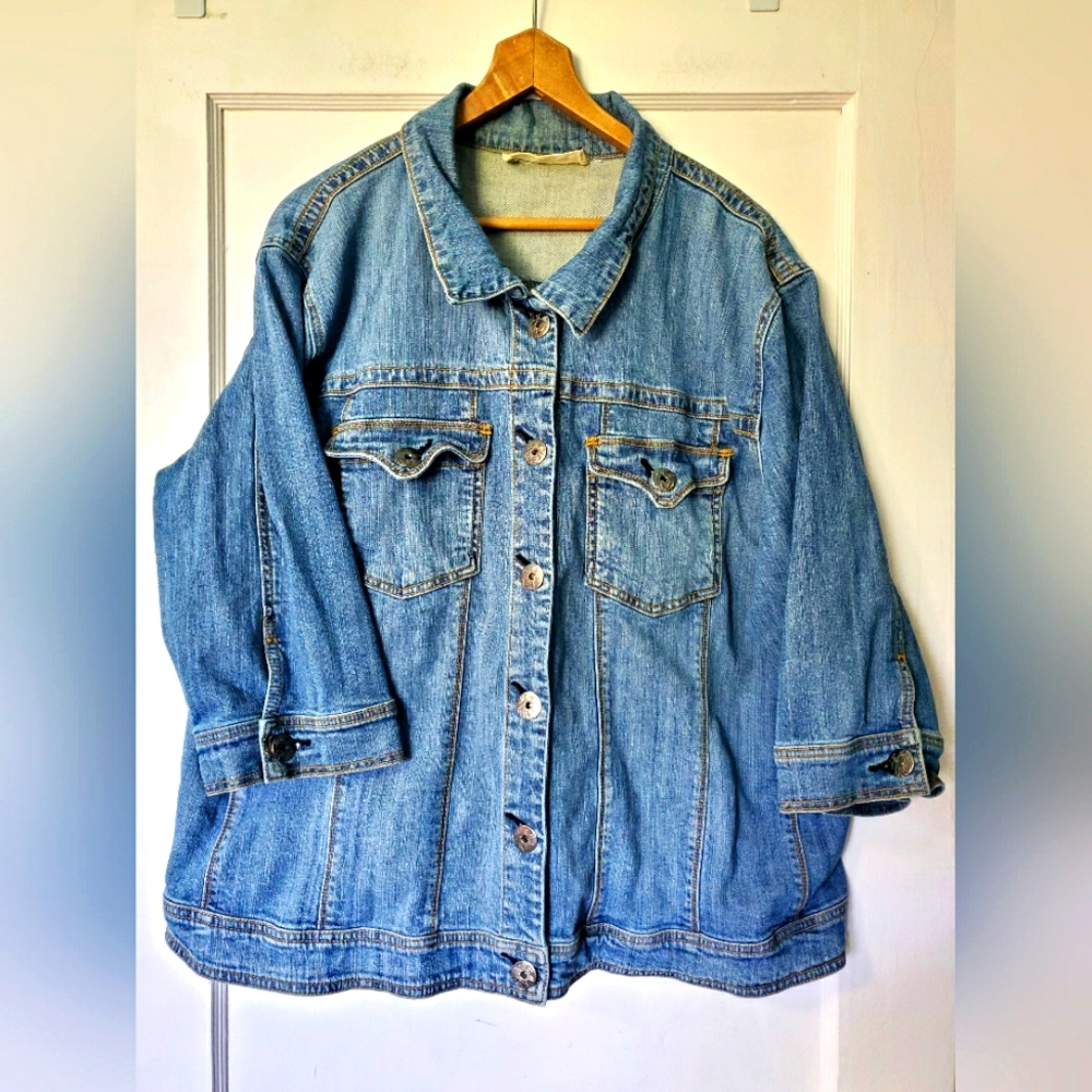 Women's Denim Jean Jacket 💙 100% Cotton
